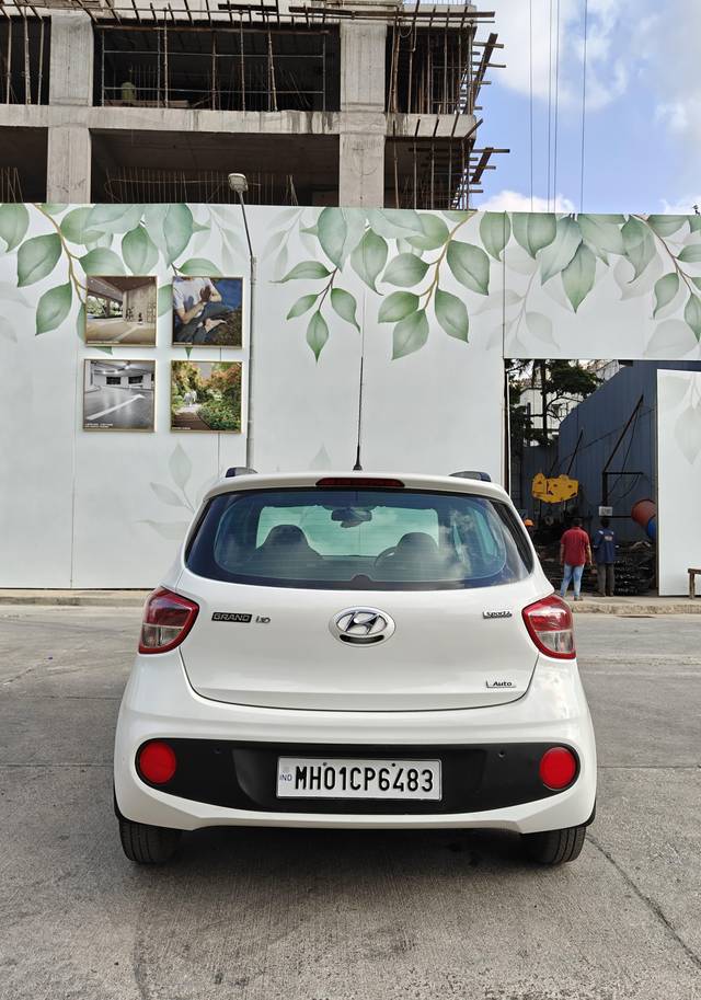 https://images10.gaadi.com/usedcar_image/4519504/original/processed_b214556470291482337b798e3769bc8a.jpg?imwidth=6402