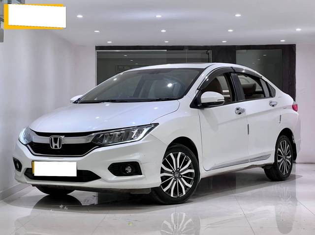 https://images10.gaadi.com/usedcar_image/4519507/original/processed_56eed8d8347ffd3c07fc795f076ac0ac.jpeg?imwidth=6402