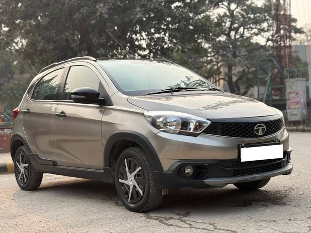 https://images10.gaadi.com/usedcar_image/4519511/original/processed_a947a8dd323349fa24902c2464b8edc3.jpg?imwidth=6400