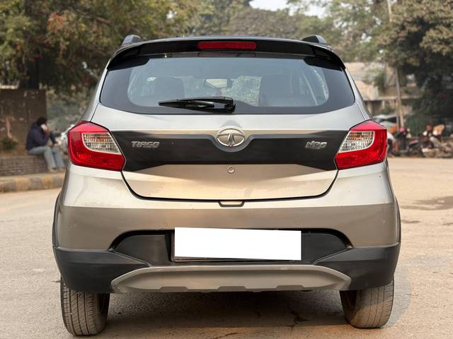 https://images10.gaadi.com/usedcar_image/4519511/original/processed_ab04be256aba560360d5579c8bd7ae05.jpg?imwidth=6402