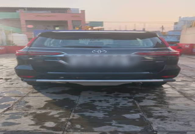 https://images10.gaadi.com/usedcar_image/4519516/original/9bf48d78-81a7-41e9-8173-9e60e272fc07.?imwidth=6401