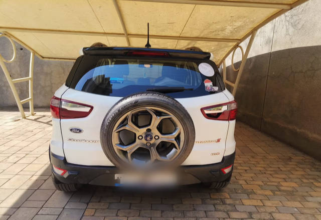 https://images10.gaadi.com/usedcar_image/4519543/original/381608ef-3477-4af0-871b-afee27949631.?imwidth=6401