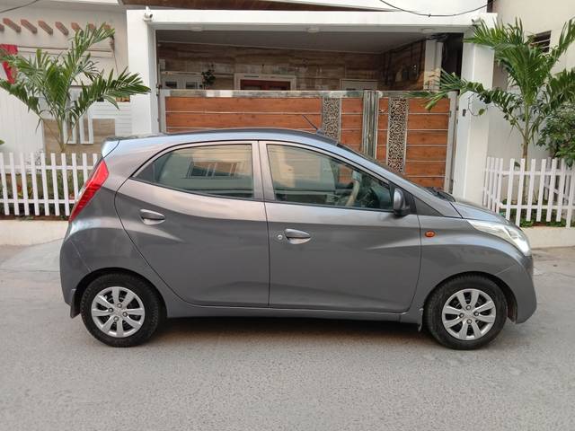https://images10.gaadi.com/usedcar_image/4519549/original/cc704aba635f0da52f42a5e3b251b32b.jpg?imwidth=6402