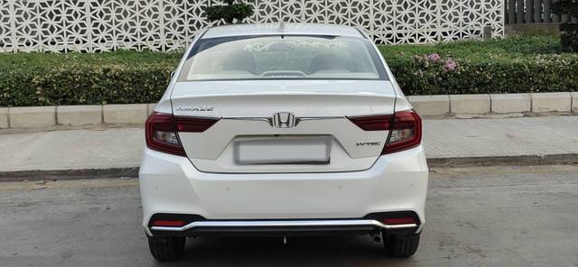 https://images10.gaadi.com/usedcar_image/4519556/original/processed_9af092f9ed439cbcfcfb597d2c74bf25.jpeg?imwidth=6402