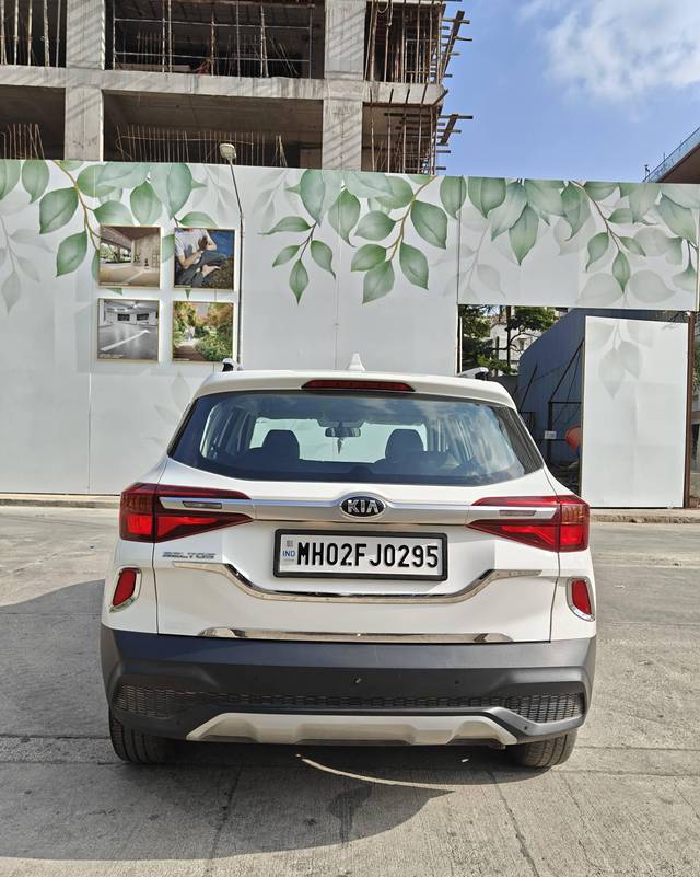 https://images10.gaadi.com/usedcar_image/4519560/original/processed_a1d0bdc1e65b5082fa883c138e4fec44.jpg?imwidth=6402