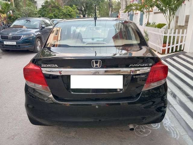 https://images10.gaadi.com/usedcar_image/4519567/original/processed_a931f49de025cda973b7eba41919662a.jpg?imwidth=6401