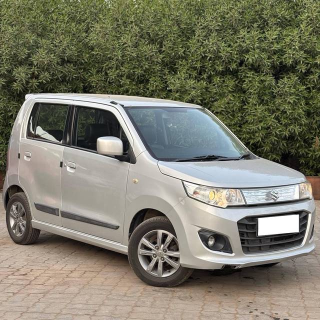https://images10.gaadi.com/usedcar_image/4519577/original/processed_8b416ad2ae8d0ff632f822929a21f9a3.jpg?imwidth=6400
