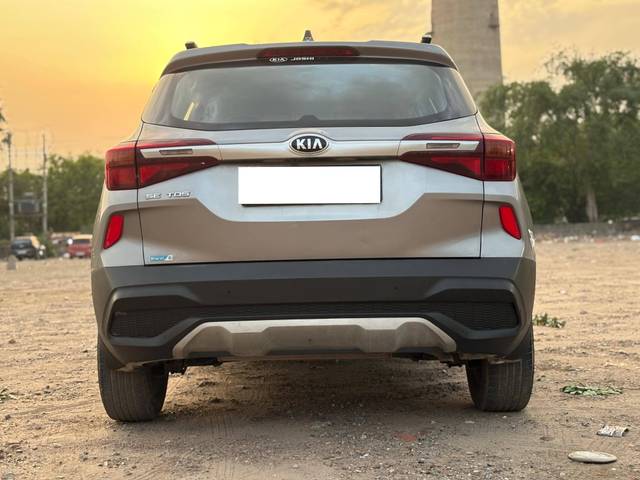 https://images10.gaadi.com/usedcar_image/4519578/original/processed_2b7db29cd4f482d281451060c24f0702.jpg?imwidth=6402
