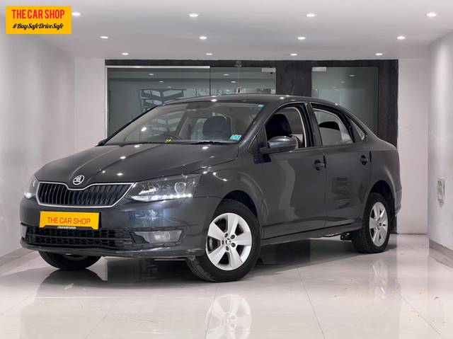 https://images10.gaadi.com/usedcar_image/4519582/original/835b1ade3ecd28126f00e18acf5d8add.jpeg?imwidth=6402
