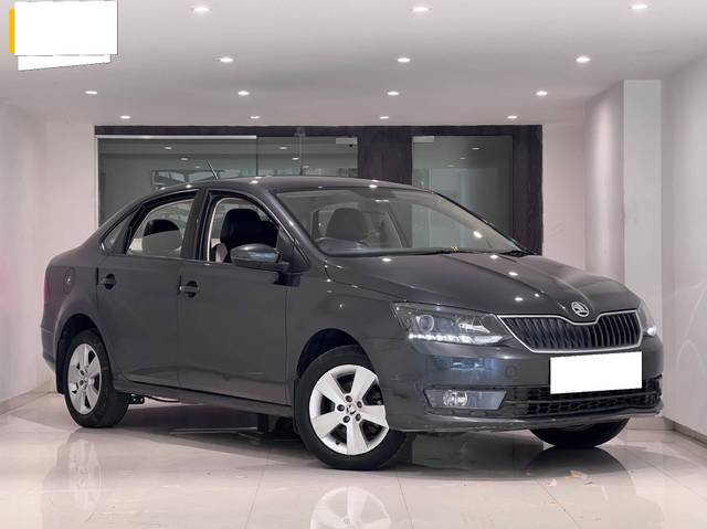 https://images10.gaadi.com/usedcar_image/4519582/original/processed_0774a42b8618a9e150da06cf1b1ffd45.jpeg?imwidth=6400