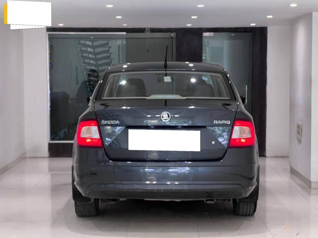 https://images10.gaadi.com/usedcar_image/4519582/original/processed_970634a3462f418797a406f05789d9dd.jpeg?imwidth=6402