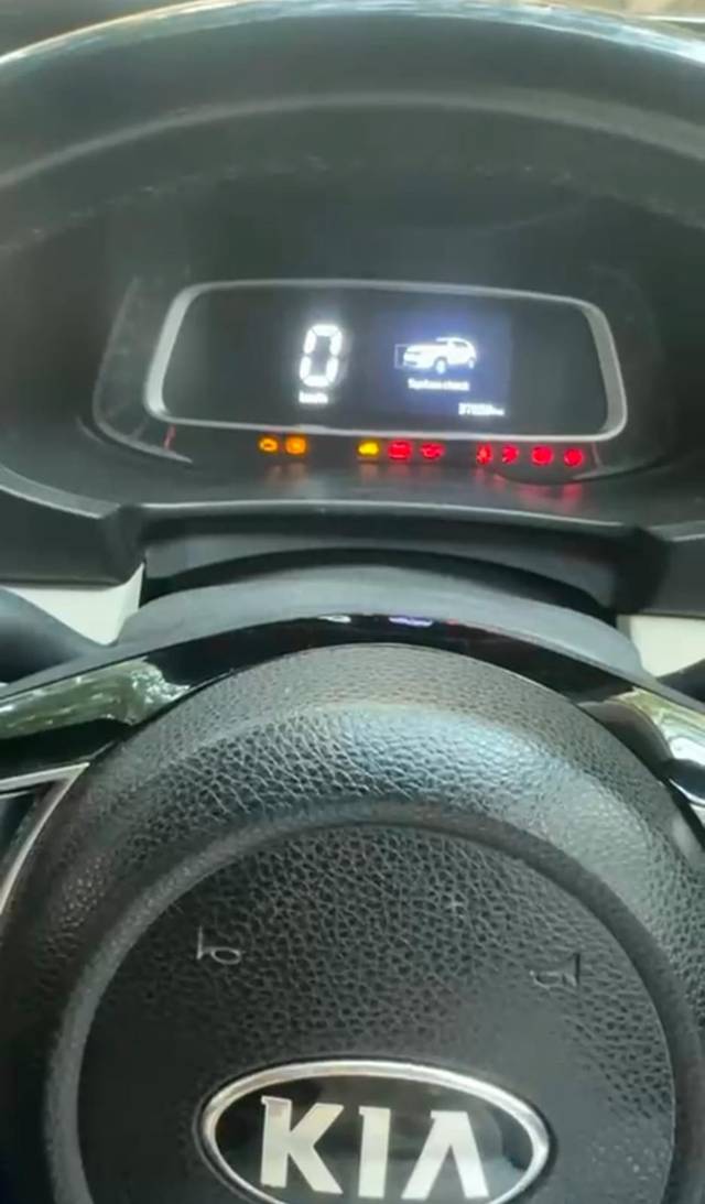https://images10.gaadi.com/usedcar_image/4519593/original/c89447cc9612892ea0afab27aa01b7a2.jpg?imwidth=6401