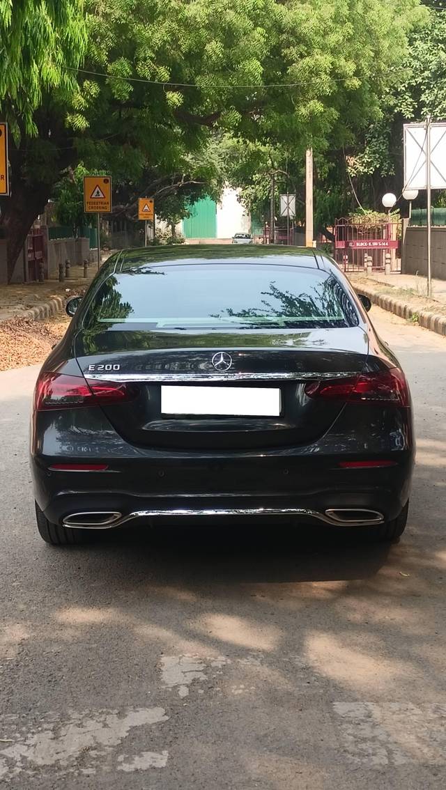 https://images10.gaadi.com/usedcar_image/4519602/original/processed_cb98ce1775e119dee6baabcfdc949c5b.jpg?imwidth=6401