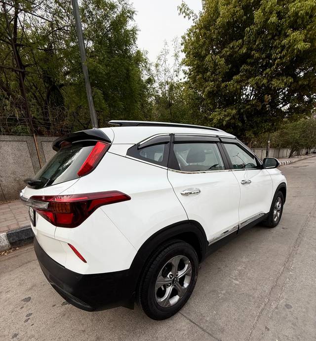 https://images10.gaadi.com/usedcar_image/4519603/original/6214c8d53d215246eb097e6c4cfd0fab.jpg?imwidth=6401