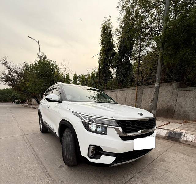 https://images10.gaadi.com/usedcar_image/4519603/original/processed_43f16aa1f47ea8f0d4ecce939a816654.jpg?imwidth=6400
