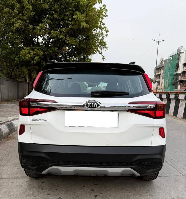 https://images10.gaadi.com/usedcar_image/4519603/original/processed_c3e2de78d540d8313c21429a78467c3a.jpg?imwidth=6402