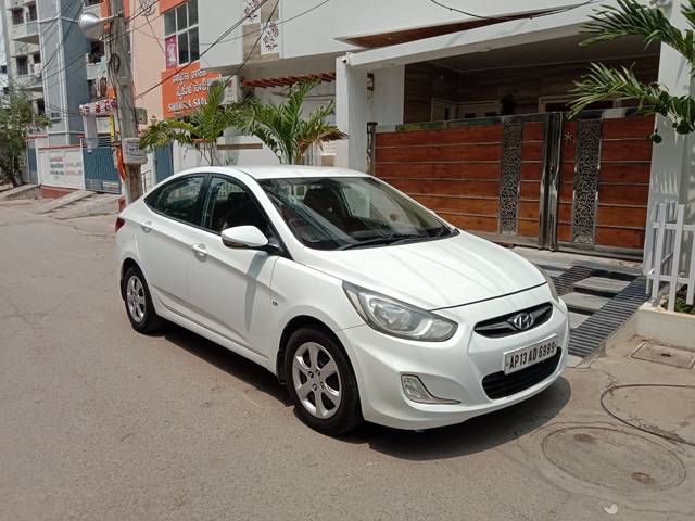 https://images10.gaadi.com/usedcar_image/4519611/original/2efba92839671b4fb097538cc6423edd.jpg?imwidth=6400
