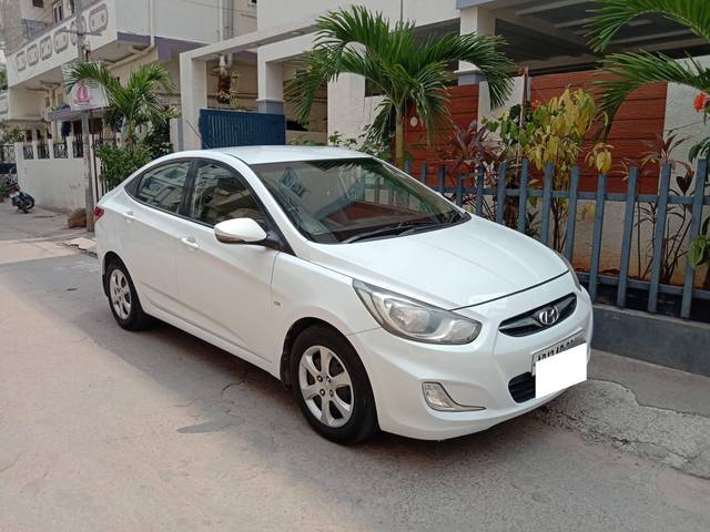https://images10.gaadi.com/usedcar_image/4519611/original/processed_2ee1d84dca13a0c1fd38eba103b0fa42.jpg?imwidth=6400