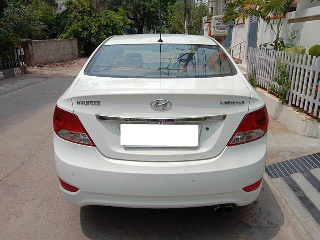 https://images10.gaadi.com/usedcar_image/4519611/original/processed_4006d614de4374872b663bad8a942112.jpg?imwidth=6401