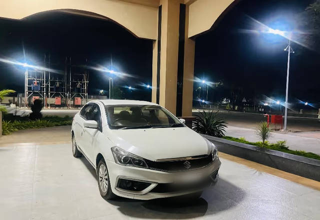 https://images10.gaadi.com/usedcar_image/4519613/original/fcd4d3d8-96b8-492b-ae32-b291612369dd.?imwidth=6400