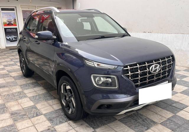 https://images10.gaadi.com/usedcar_image/4519616/original/processed_8a136de78c6b515fc51e8a0ca932039e.jpg?imwidth=6400