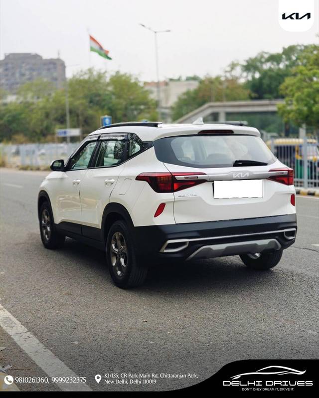 https://images10.gaadi.com/usedcar_image/4519617/original/processed_0d467482221582ca4bdc3008a9ad033d.jpeg?imwidth=6402