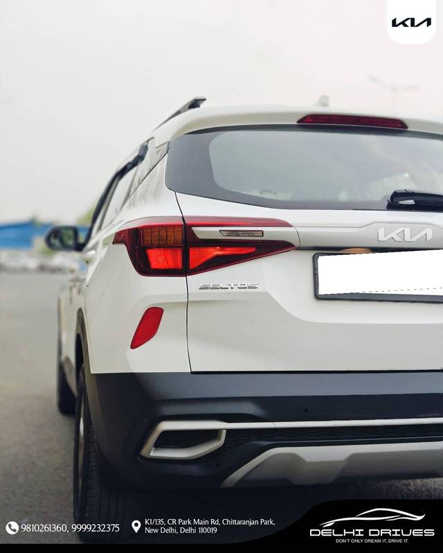 https://images10.gaadi.com/usedcar_image/4519617/original/processed_7ff8687d203eaeeb89f5a585e00f125f.jpeg?imwidth=6401