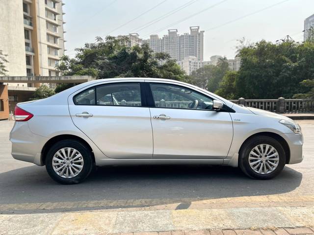 https://images10.gaadi.com/usedcar_image/4519620/original/processed_8b60465e1fd6bcf349442e74c1da15bf.jpg?imwidth=6401