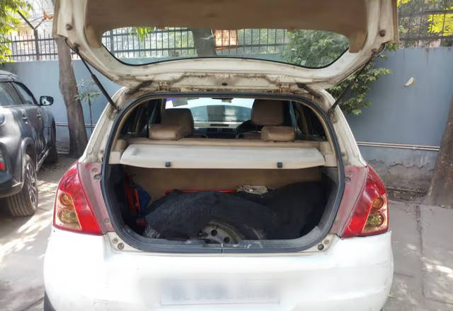https://images10.gaadi.com/usedcar_image/4519623/original/eaa769ad-7a54-4c5e-84fb-2de2700c34cc.?imwidth=6401