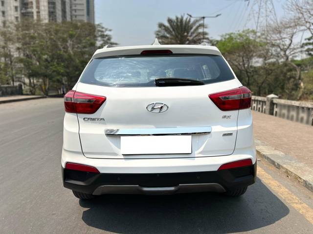 https://images10.gaadi.com/usedcar_image/4519627/original/processed_06d79a3707cb43beda57c90bf63e57a9.jpg?imwidth=6402