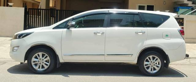 https://images10.gaadi.com/usedcar_image/4519628/original/processed_543bf533bfdfb51f3889f6b6d5b6a73d.jpg?imwidth=6402