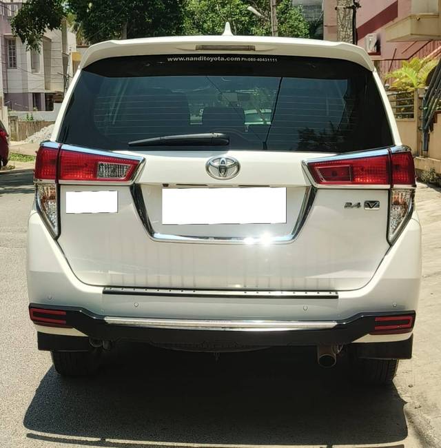 https://images10.gaadi.com/usedcar_image/4519628/original/processed_c7db546003e352a8b52212e60016d244.jpg?imwidth=6401