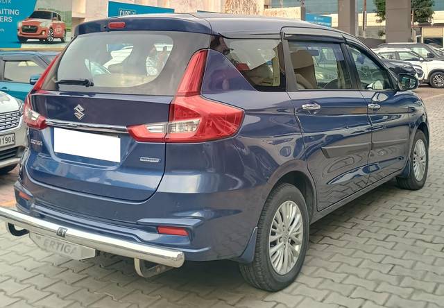 https://images10.gaadi.com/usedcar_image/4519633/original/processed_1ed9eb002a4157e90fab3c23259601bf.jpg?imwidth=6402
