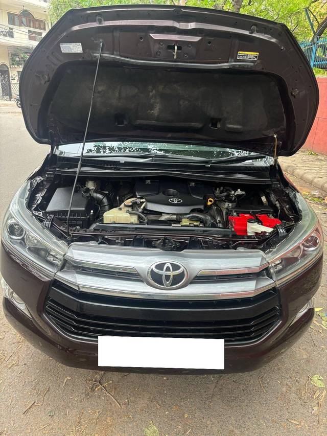 https://images10.gaadi.com/usedcar_image/4519637/original/processed_64b7e273203c586b7171aaaeade642ec.jpeg?imwidth=6402