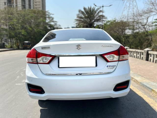 https://images10.gaadi.com/usedcar_image/4519638/original/processed_eadd256b178ffd4acca1097fa0a5f937.jpg?imwidth=6402