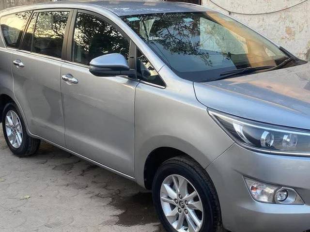 https://images10.gaadi.com/usedcar_image/4519645/original/893610bfe8d45390faf4e78722b85aed.jpg?imwidth=6401