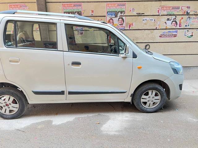 https://images10.gaadi.com/usedcar_image/4519648/original/processed_e9fa93e190a5a3e3f502a8442a40ed0f.jpg?imwidth=6402
