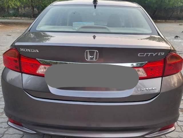 https://images10.gaadi.com/usedcar_image/4519656/original/processed_67f5523591005f14a9990bf27534ba27.jpg?imwidth=6401
