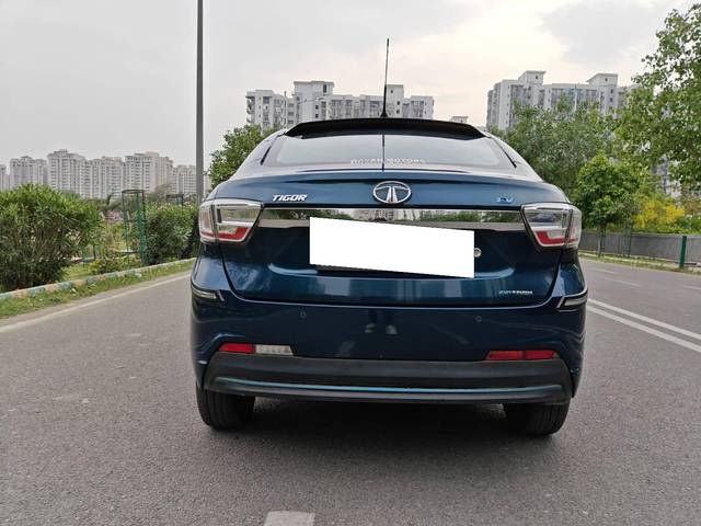 https://images10.gaadi.com/usedcar_image/4519661/original/processed_e92aba14760b6f3956df9f37758b97ae.jpg?imwidth=6402