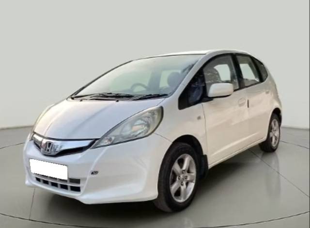 https://images10.gaadi.com/usedcar_image/4519664/original/3262edd79242195705980c913681cc42.jpeg?imwidth=6402