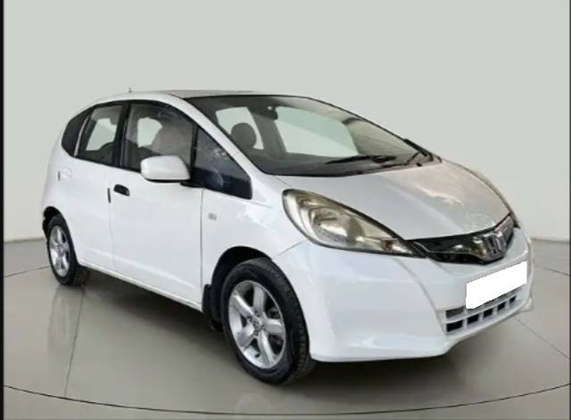 https://images10.gaadi.com/usedcar_image/4519664/original/33c28e6a7f62b9f63b16b8d63cb604f9.jpeg?imwidth=6400