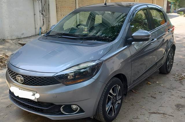 https://images10.gaadi.com/usedcar_image/4519671/original/900c4c6a17c4a76b11be65ce9cf864c7.jpg?imwidth=6401