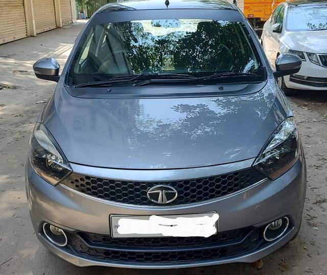 https://images10.gaadi.com/usedcar_image/4519671/original/processed_c81f2bbab16109d63c296bbedd5ee8b4.jpg?imwidth=6402