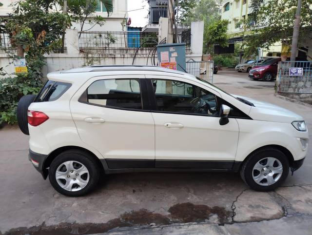 https://images10.gaadi.com/usedcar_image/4519687/original/processed_58f252c018880a0d0970247d08bb8edb.jpg?imwidth=6401