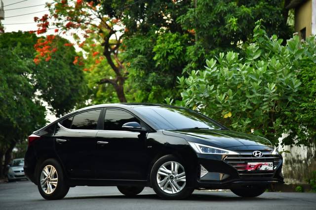 https://images10.gaadi.com/usedcar_image/4519727/original/8e46334a4db0695bc180aeb3d2b557c2.jpg?imwidth=6401