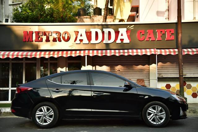 https://images10.gaadi.com/usedcar_image/4519727/original/processed_dcd16cb3a280eea864b04a6fa4b5d725.jpg?imwidth=6401