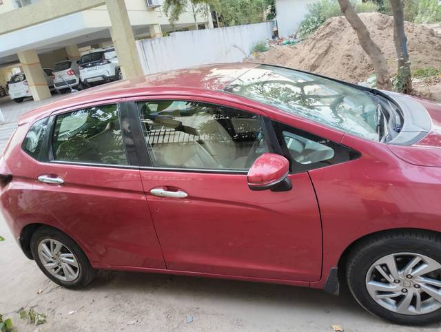https://images10.gaadi.com/usedcar_image/4519732/original/c5dbf549dbab5747c982c6fe4c0bf169.jpg?imwidth=6402