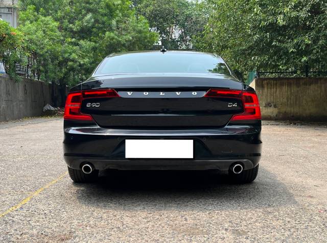 https://images10.gaadi.com/usedcar_image/4519736/original/processed_0ec960be46d9f132240f4bda8bba62a9.jpg?imwidth=6401