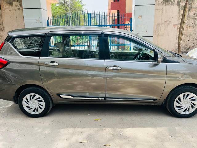 https://images10.gaadi.com/usedcar_image/4519739/original/5b68b4dfb652344bb3f9f71df27aa7a1.jpg?imwidth=6401