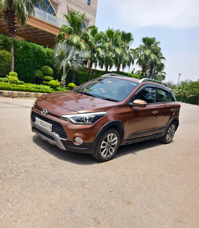 https://images10.gaadi.com/usedcar_image/4519743/original/30044811d5e92c5aa08c5fecbe1c5360.jpg?imwidth=6401